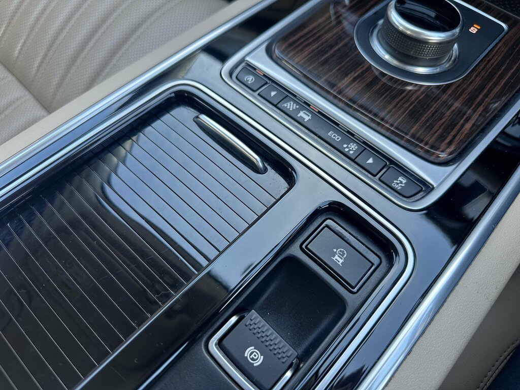 Jaguar XF 2.0D 180 Portfolio Black #31