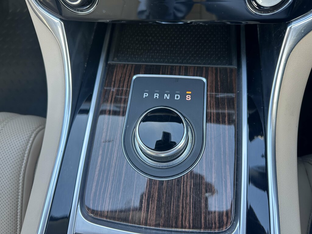 Jaguar XF 2.0D 180 Portfolio Black #30