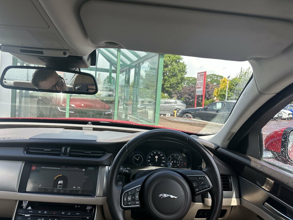 Jaguar XF 2.0D 180 Portfolio Black #20