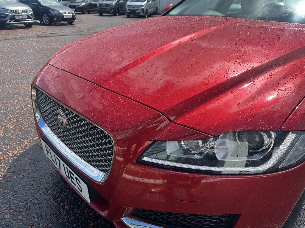 Jaguar XF 2.0D 180 Portfolio Black #8