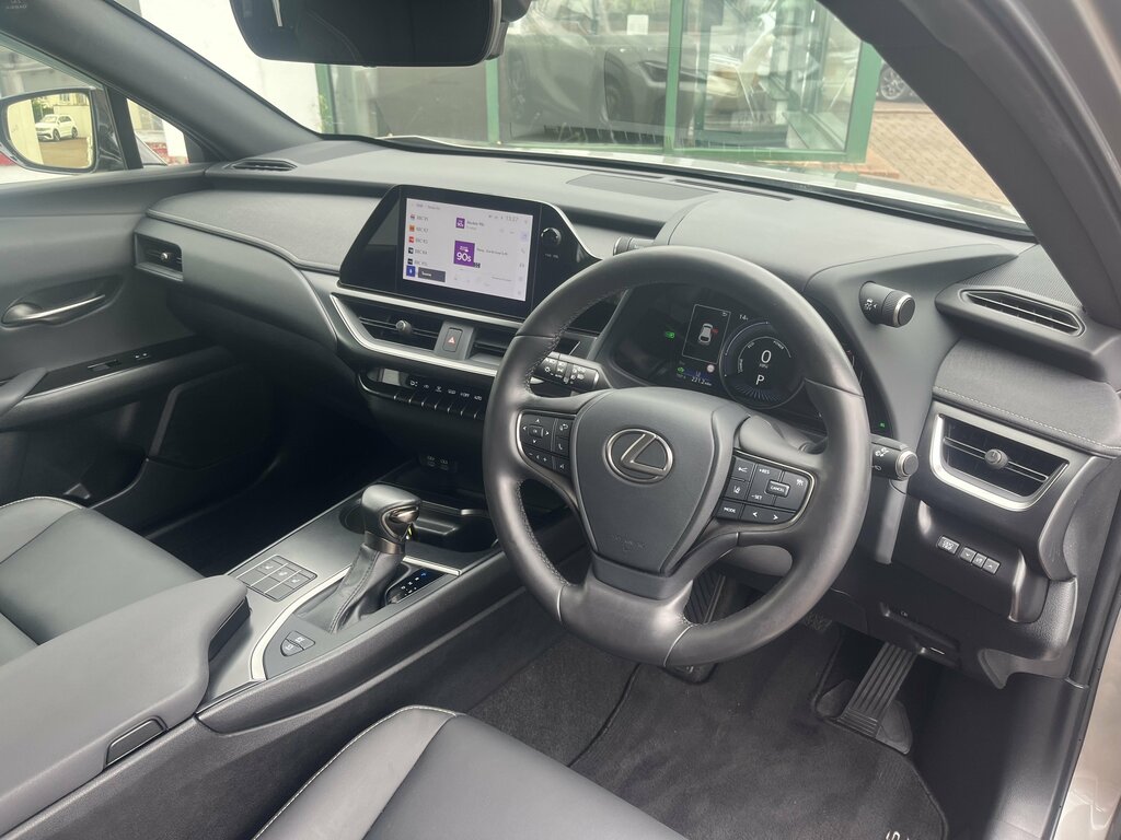 Lexus UX 300E 54.3Kwh Suv 204 Ps Silver #9