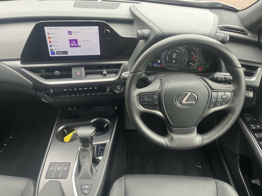 Lexus UX 300E 54.3Kwh Suv 204 Ps Silver #15