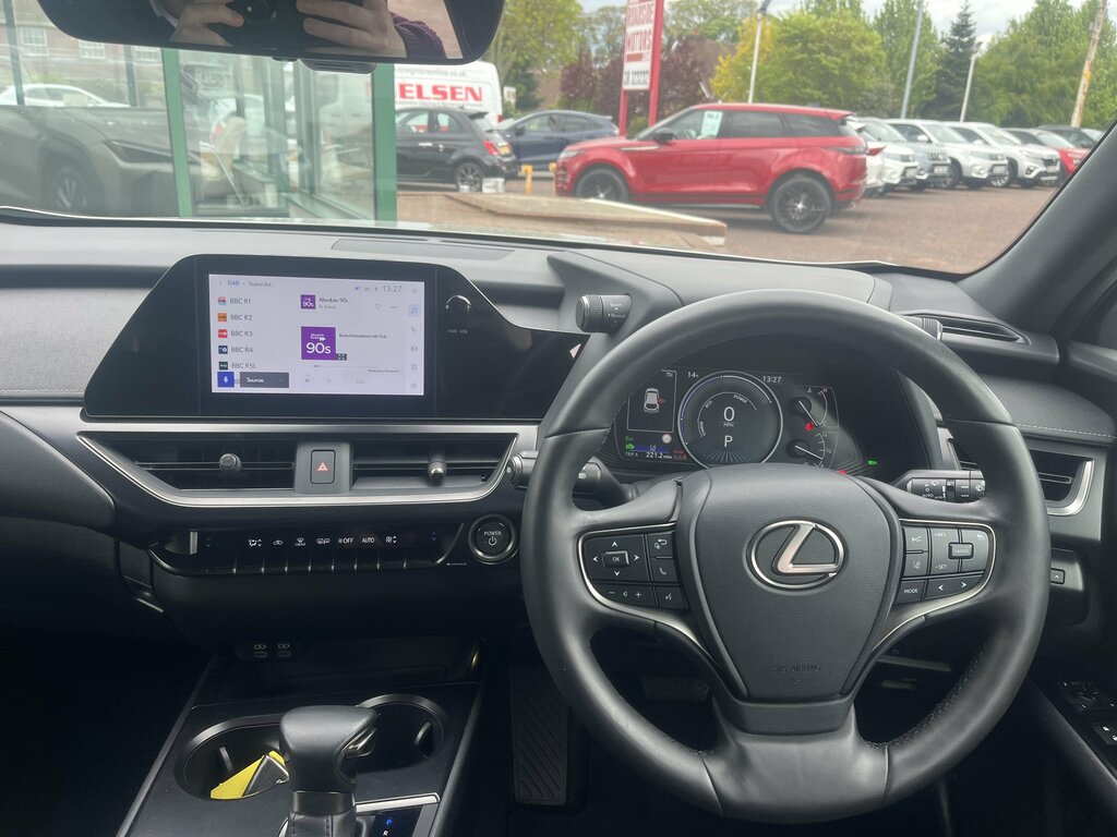 Lexus UX 300E 54.3Kwh Suv 204 Ps Silver #14