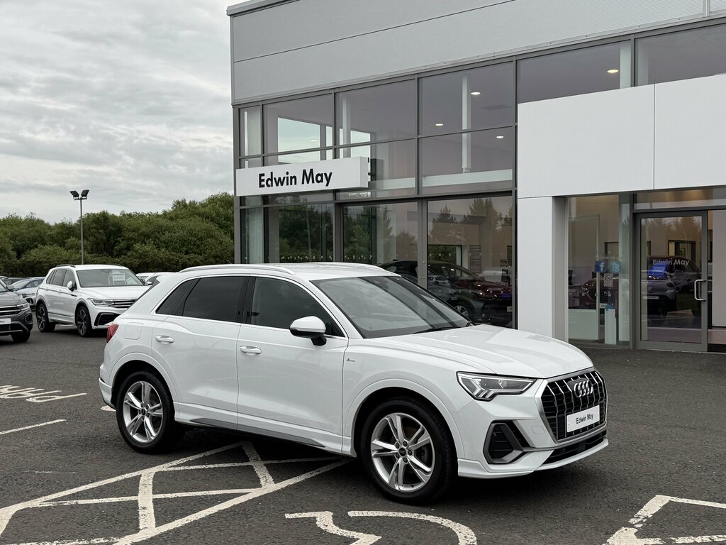 Audi Q3 2023 Audi Q3 S-line 35 2.0 Tdi 150Ps S-tronic White