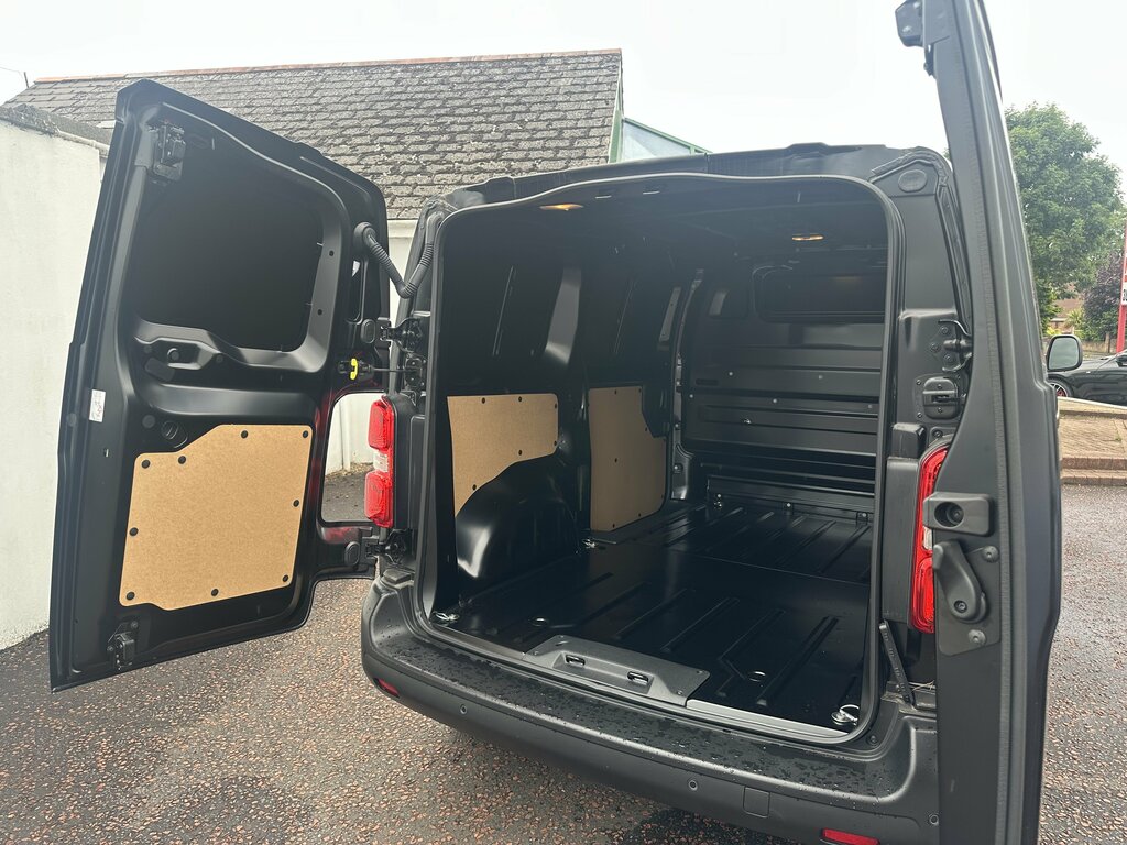 Citroen Dispatch Ex.vat 2026 Citroen Dispatch 1.5 Enterprise M Black #6
