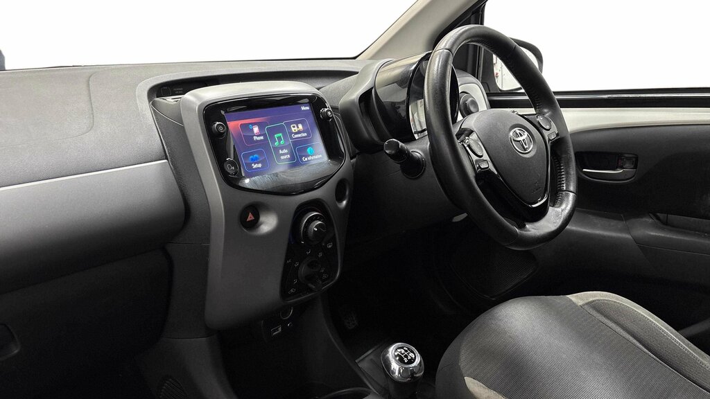 Toyota Aygo 2021 Toyota Aygo 1.0 Vvt-i X-play Tss White #6