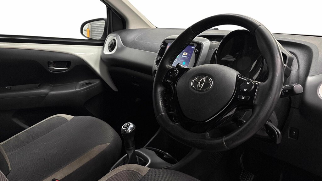 Toyota Aygo 2021 Toyota Aygo 1.0 Vvt-i X-play Tss White #5