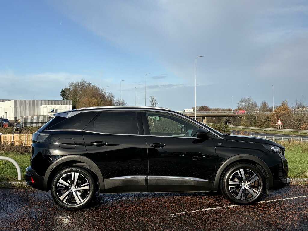 Peugeot 3008 2022 Peugeot 3008 1.5 Bhdi 130 Gt Black #4