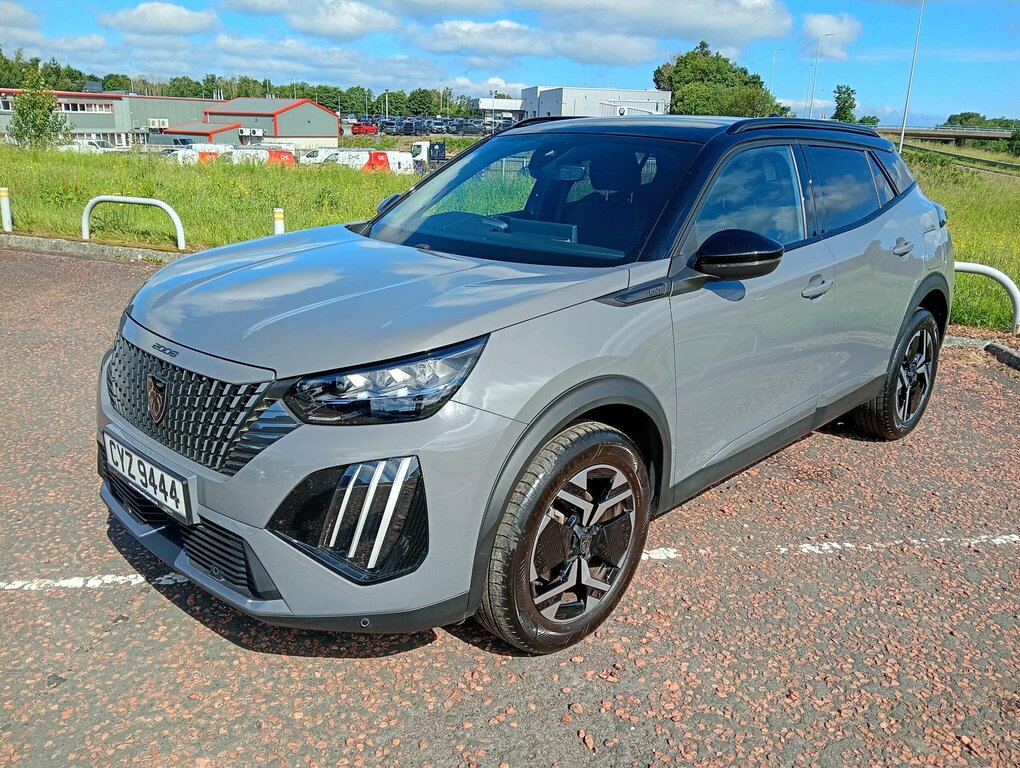 Peugeot 2008 2024 Peugeot 2008 1.2 Puretech Eat8 Ss Gt Grey #2