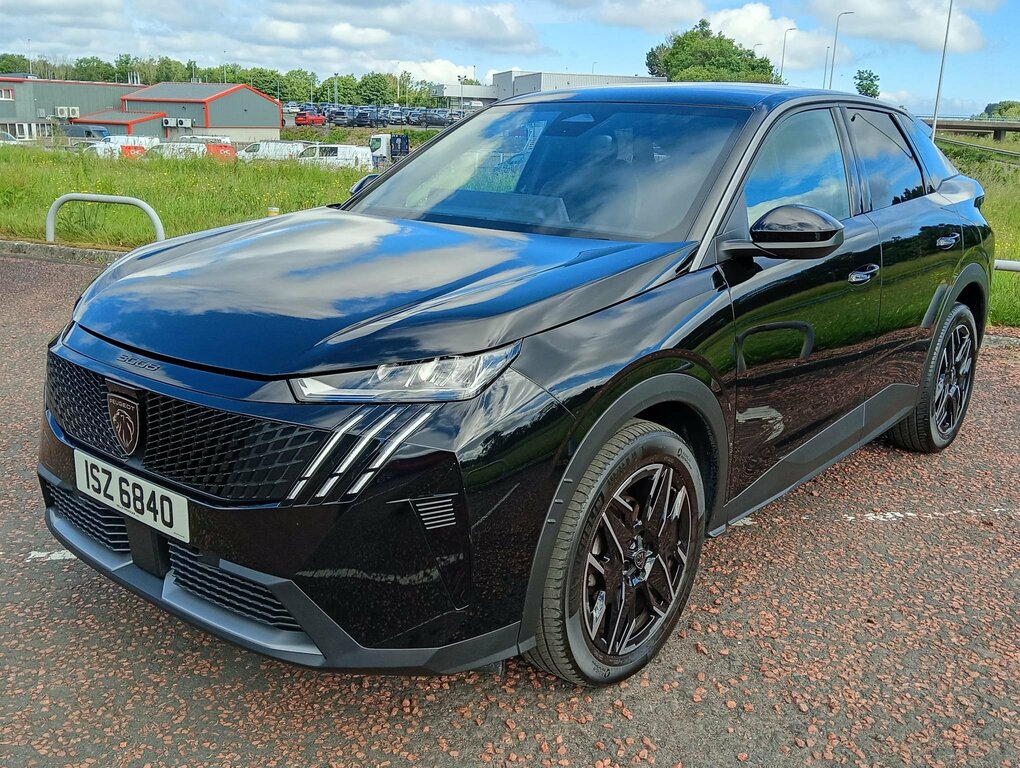 Peugeot 3008 2024 Peugeot 3008 1.2 Allure Black