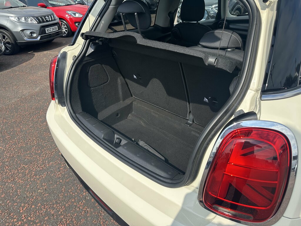 Mini Hatch 1.5 Cooper II 5Dr- Reversing Sensors, Sportsgreen White #4