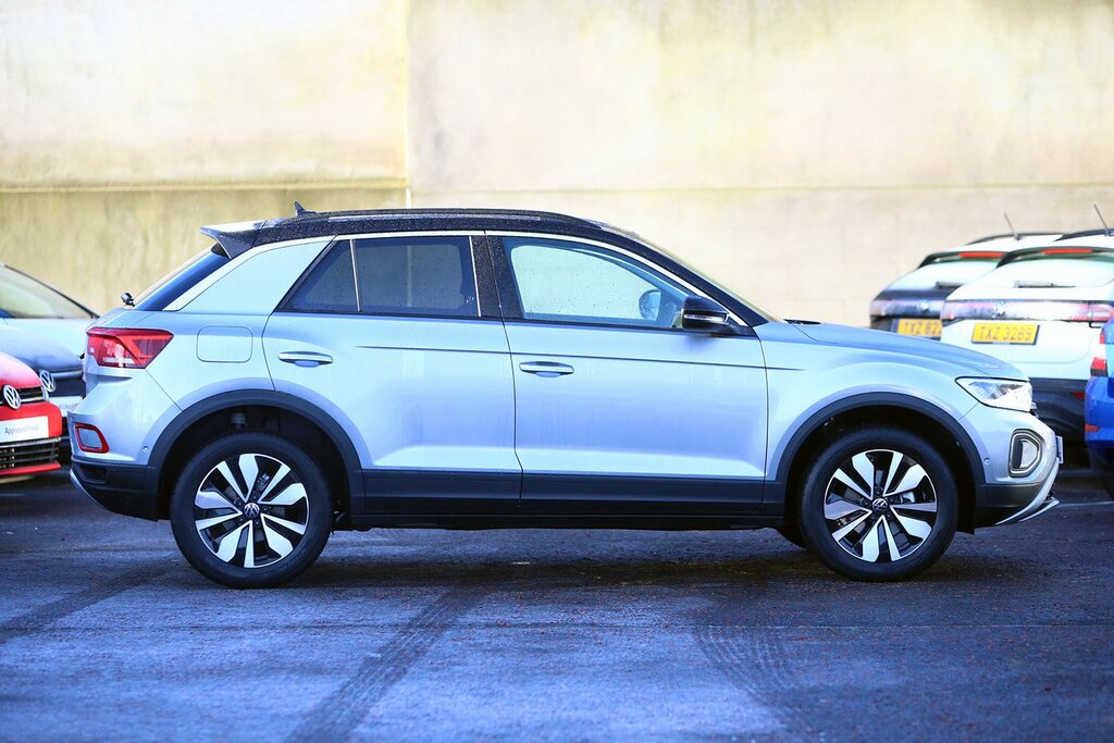 Volkswagen T-Roc 2024 Volkswagen T-roc 1.5 Match Tsi Dsg Silver #2