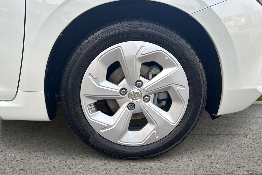 Suzuki Swift 1.2 Mild Hybrid Motion White #6