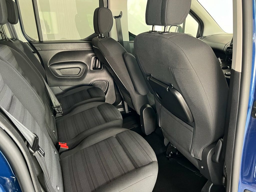 Vauxhall Combo Life 1.5L Elite Blue #5