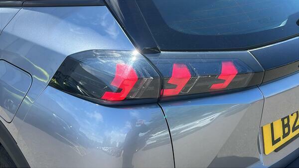 Peugeot 2008 1.2 Puretech Active Premium Suv LB22DOU #5