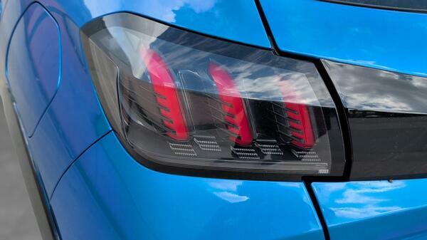Peugeot e-208 50Kwh Gt Hatchback 7Kw Charger HY22RYU  #5