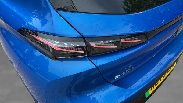 Peugeot 308 54Kwh Gt Hatchback 156 Ps KO73ZHM #5