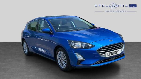 Ford Focus 1.0T Ecoboost Titanium Hatchback