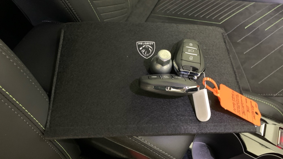 Peugeot 208 1.2 Gt Premium Hatchback Hybrid E-dsc6  #42