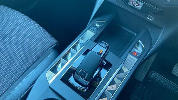 DS DS 3 E-tense 54Kwh Performance Line Suv #21