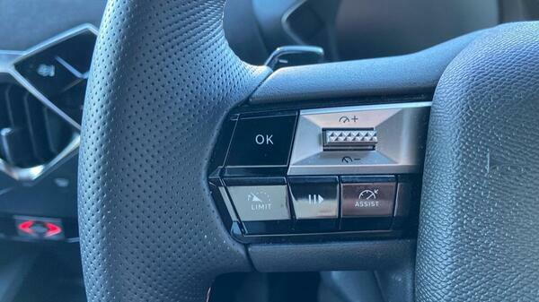 DS DS 3 E-tense 54Kwh Performance Line Suv #26