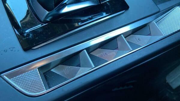 DS DS 3 E-tense 54Kwh Performance Line Suv #18