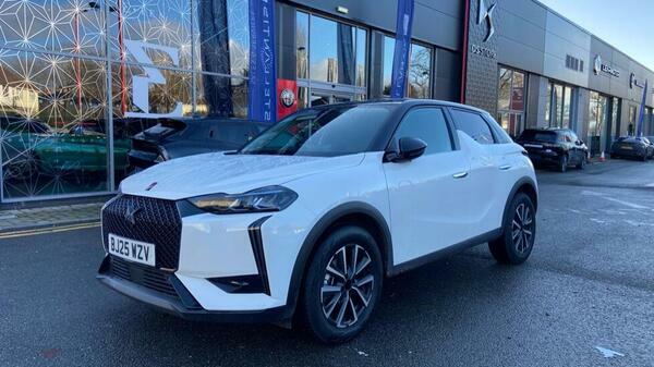 DS DS 3 E-tense 54Kwh Performance Line Suv #8