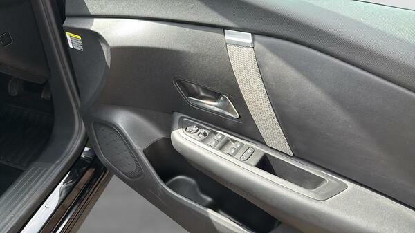 Citroen C4 1.2 Puretech C-series Edition Hatchback Black #37