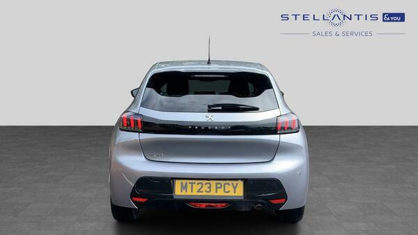 Peugeot 208 1.2 Puretech Allure Premium Hatchback  #4