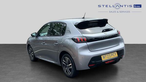 Peugeot 208 1.2 Puretech Allure Premium Hatchback  #6