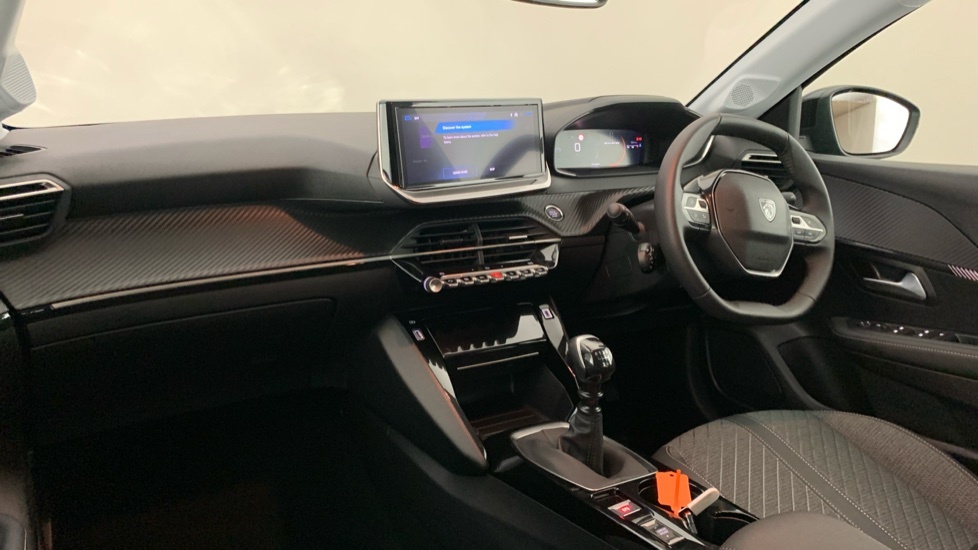 Peugeot 208 1.2 Puretech Allure Hatchback Eu  #2