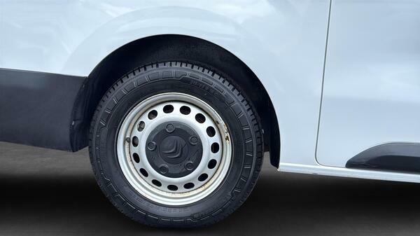 Citroen e-SpaceTourer Flair M Black #10