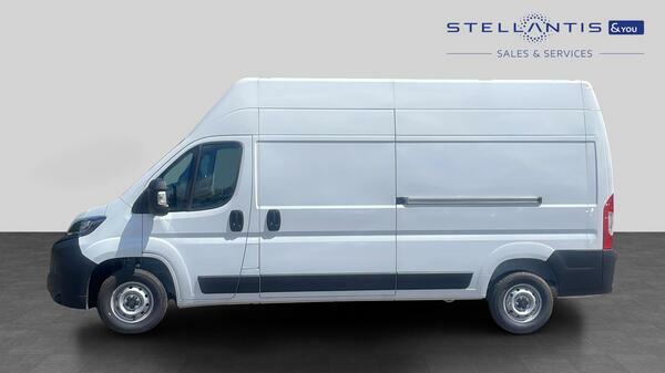 Peugeot Boxer 2.2 Bluehdi 335 Professional Panel Van  #4