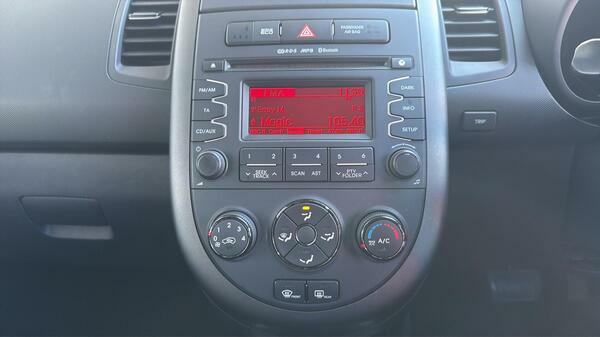 Kia Soul 1.6 Crdi 2 Silver #29