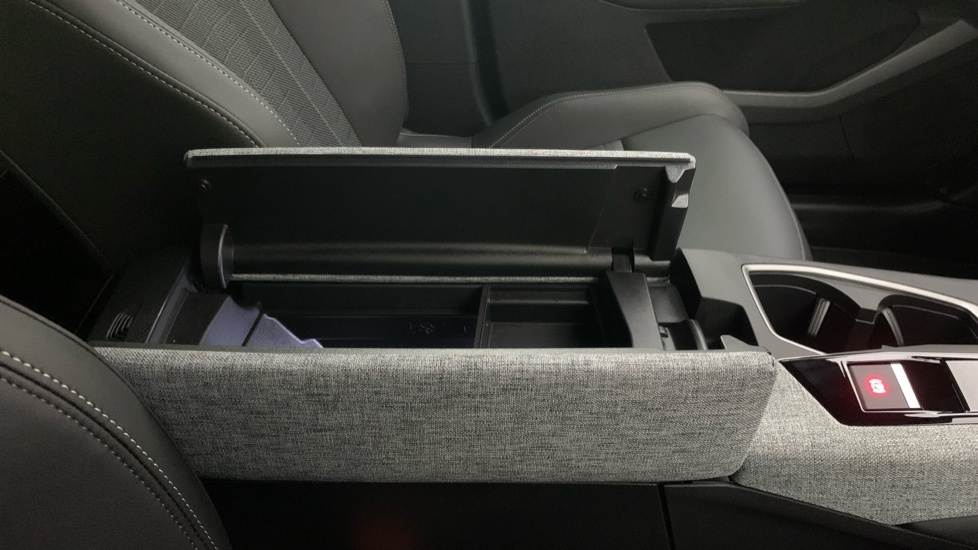Peugeot 5008 Gt Black #58