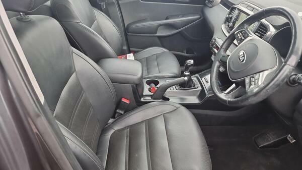 Kia Sorento 2.2L Kx-2 White #15