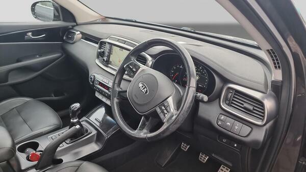 Kia Sorento 2.2L Kx-2 White #18