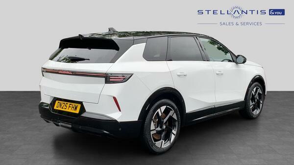 Vauxhall Grandland 73Kwh Ultimate Suv 213 Ps DN25FHW #3