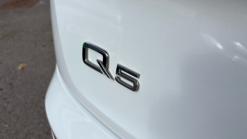 Audi Q5 2L Black Edition Grey #28