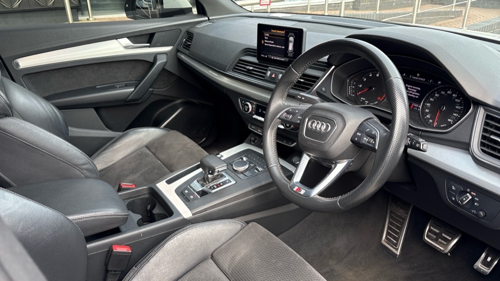 Audi Q5 2L Black Edition Grey #11