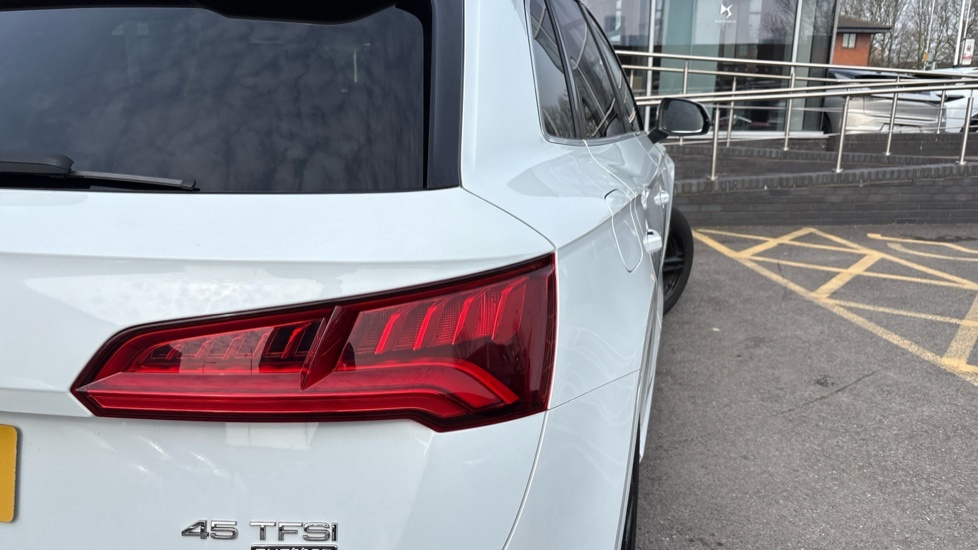 Audi Q5 2L Black Edition Grey #30