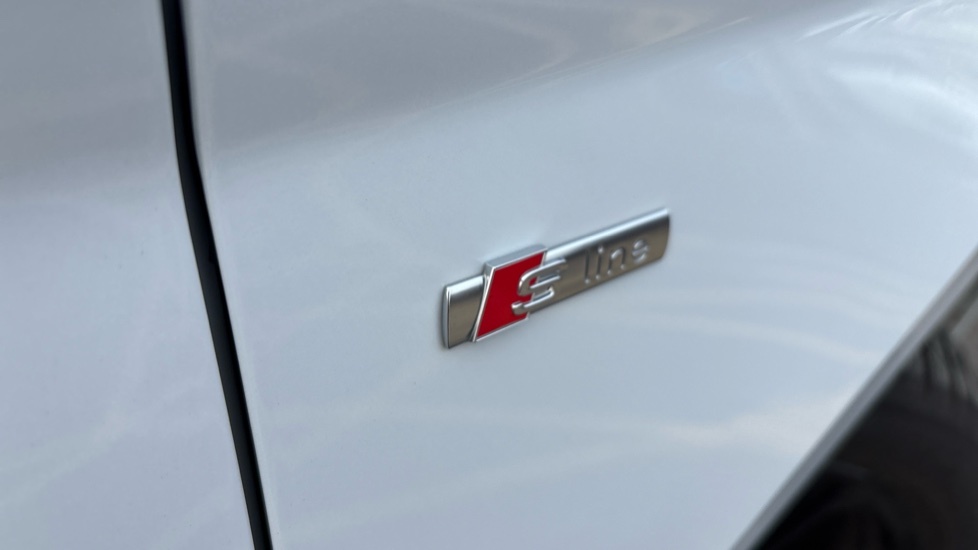Audi Q5 2L Black Edition Grey #31