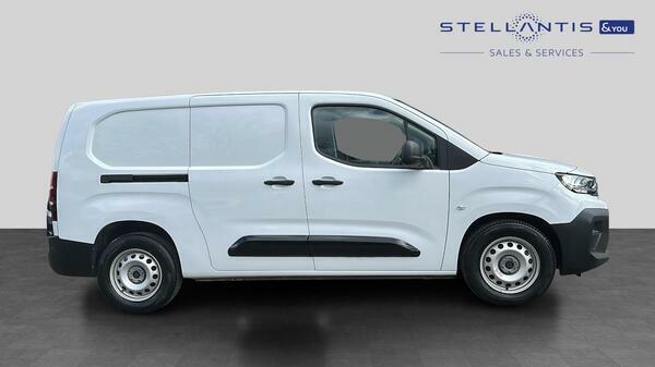 Peugeot E-Partner 750 52Kwh Professional Long Panel Van 6Dr  #2