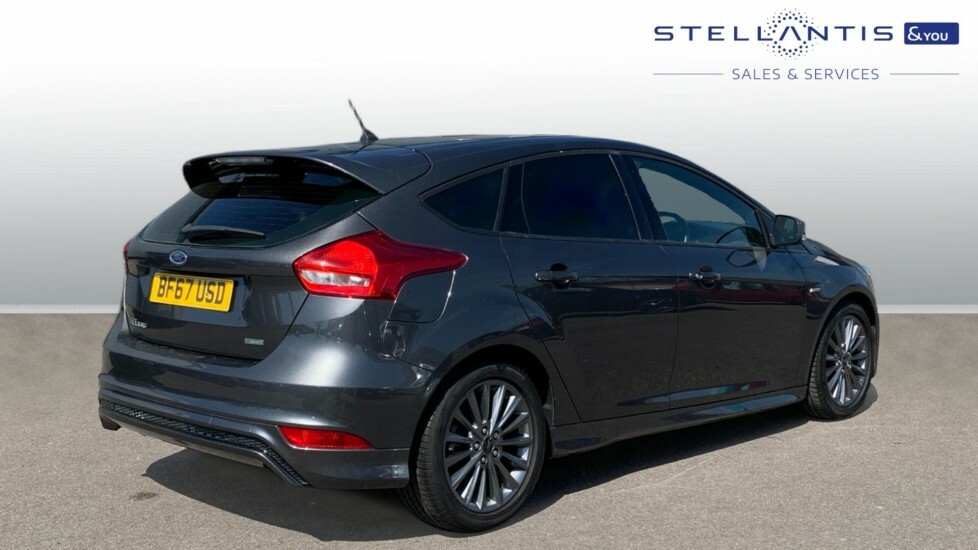 Ford Focus 1.0T Ecoboost St-line Hatchback #3