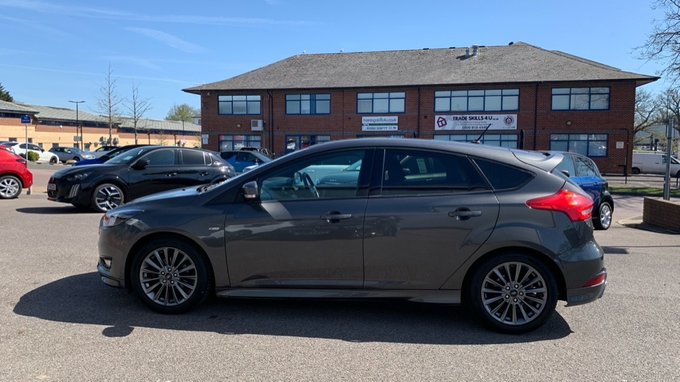Ford Focus 1.0T Ecoboost St-line Hatchback #6