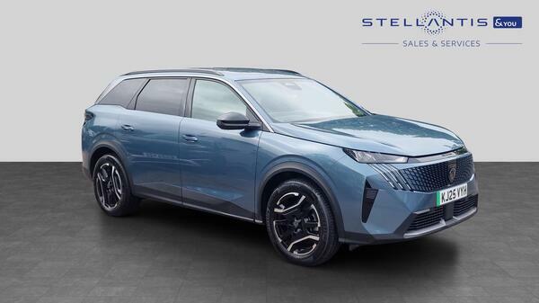 Peugeot 5008 73Kwh Allure Suv 210 Ps