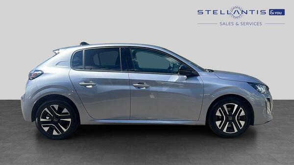 Peugeot 208 1.2 Puretech Allure Hatchback Eu GF25LMO #2