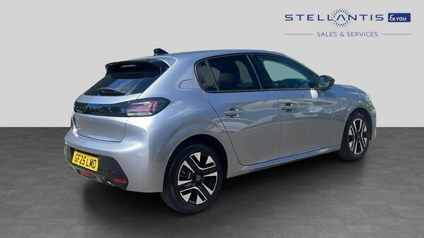 Peugeot 208 1.2 Puretech Allure Hatchback Eu GF25LMO #3
