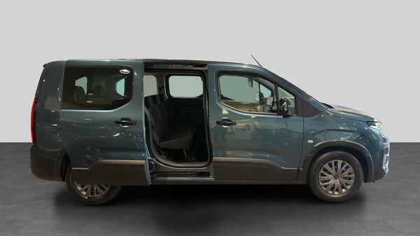 Peugeot e-Rifter Mpv Green #46