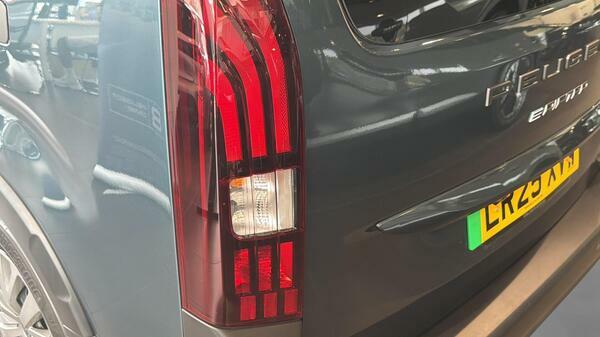 Peugeot e-Rifter Mpv Green #5